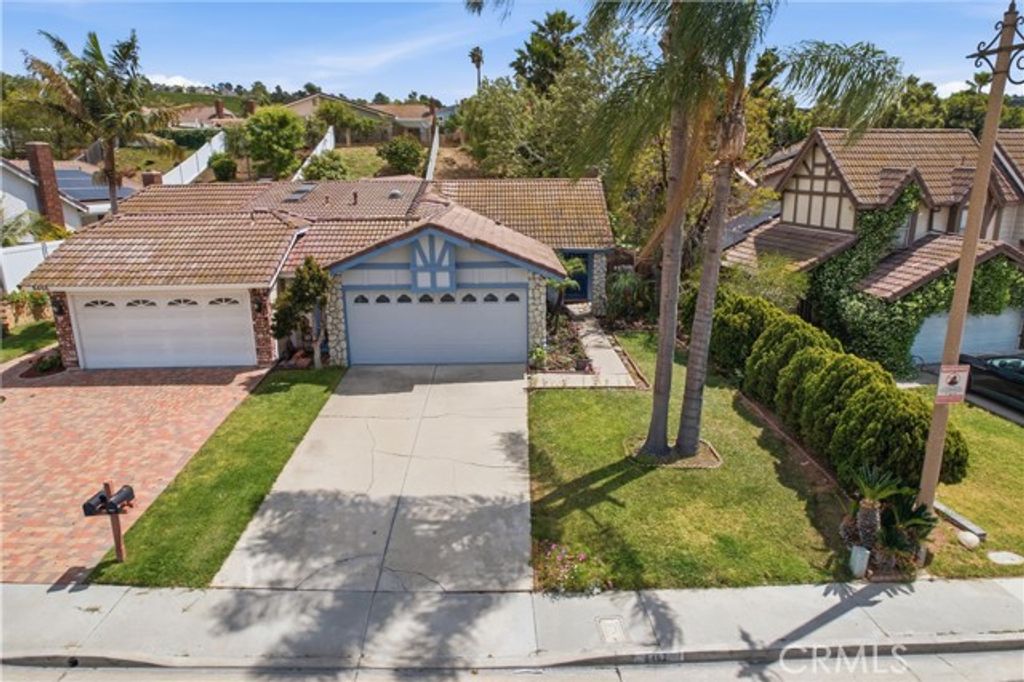 8462 E Amberwood, Anaheim, CA 92808