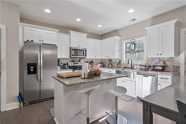 16 Griffin Mill NW Drive, Cartersville, GA 30120