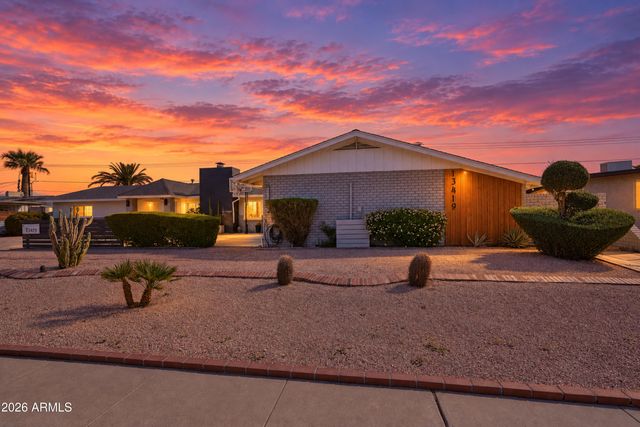 13419 N CANTERBURY Drive, Phoenix, AZ 85023