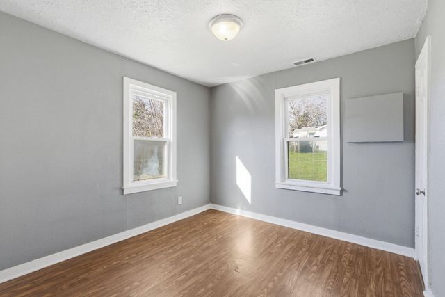 1508 E Livingston Street, Springfield, MO 65803