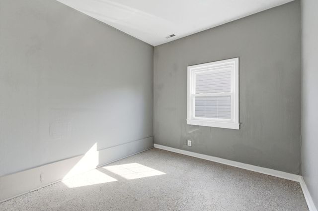 1508 E Livingston Street, Springfield, MO 65803