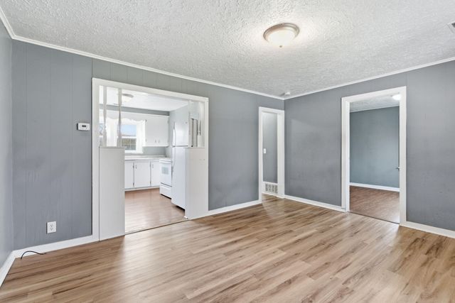 1508 E Livingston Street, Springfield, MO 65803