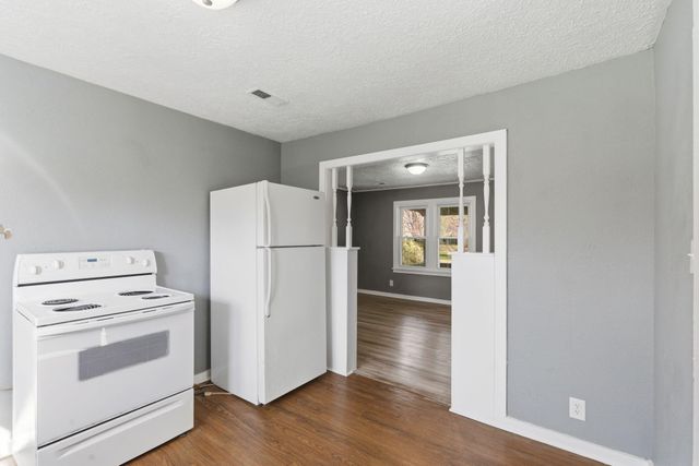 1508 E Livingston Street, Springfield, MO 65803