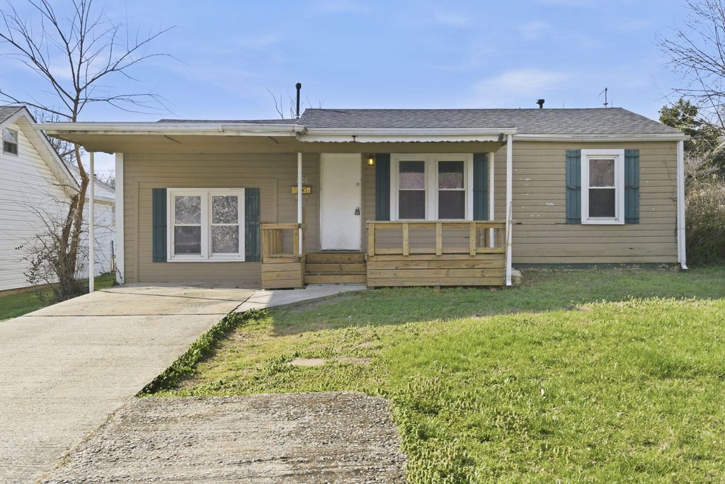 1508 E Livingston Street, Springfield, MO 65803