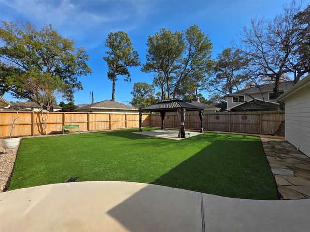 11219 Valley Spring Drive, Houston, TX 77043