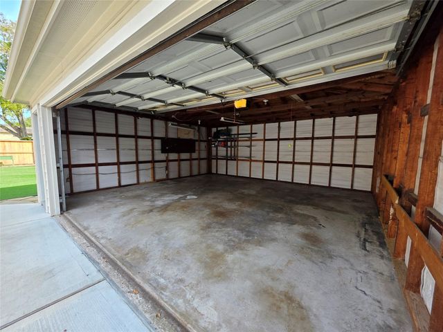 11219 Valley Spring Drive, Houston, TX 77043