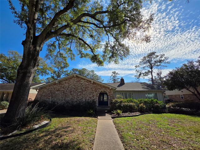 11219 Valley Spring Drive, Houston, TX 77043