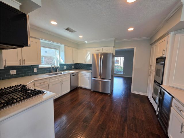 11219 Valley Spring Drive, Houston, TX 77043