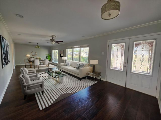 11219 Valley Spring Drive, Houston, TX 77043