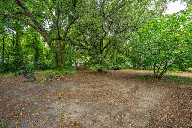 725 Hildebrand Drive, Bonneau, SC 29431