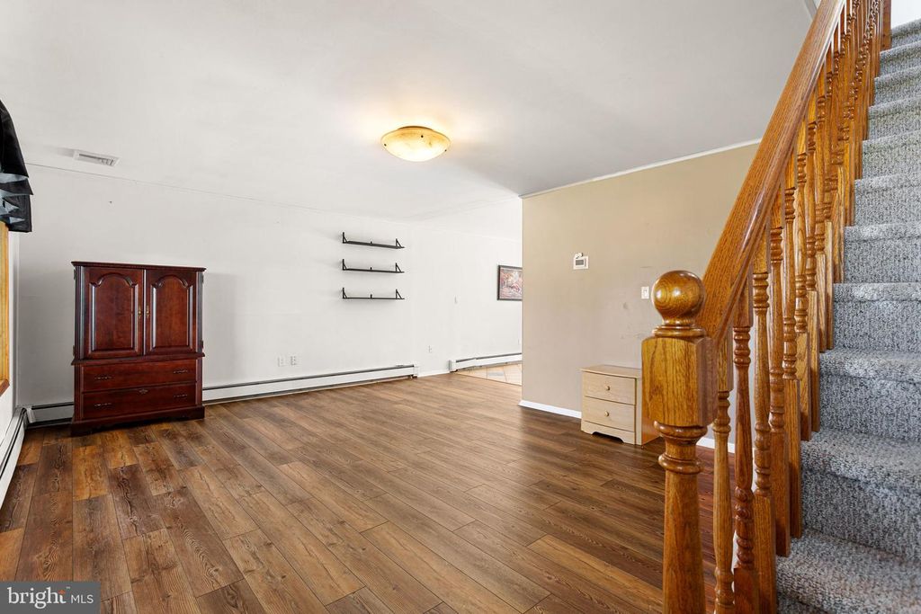 54 QUARTER TURN RD W, LEVITTOWN, PA 19057 — photo 3