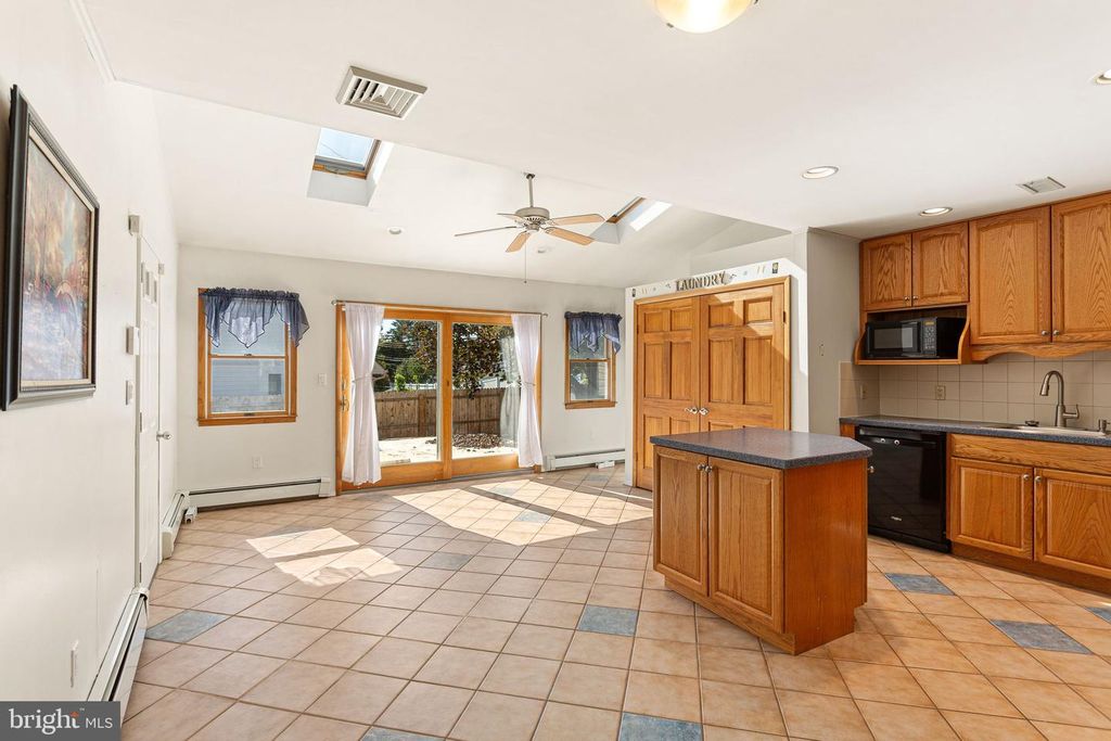 54 QUARTER TURN RD W, LEVITTOWN, PA 19057 — photo 5