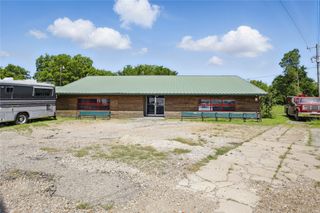 211 E Main Fish Diner Street, Pecan Gap, TX 75469