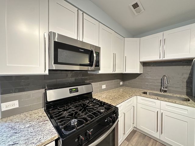 4148 W Cermak Road GARDEN, Chicago, IL 60623