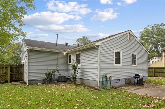 179 Bret Harte DR, Newport News, VA 23602