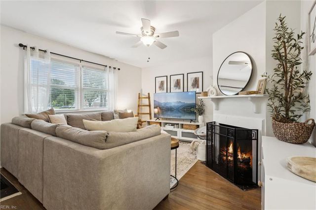 179 Bret Harte DR, Newport News, VA 23602