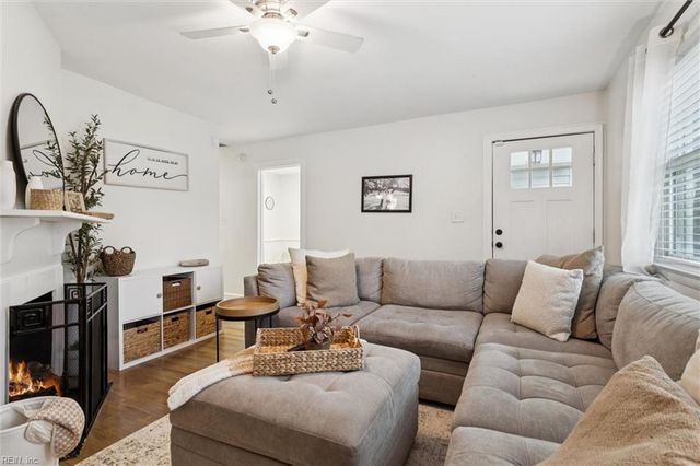 179 Bret Harte DR, Newport News, VA 23602