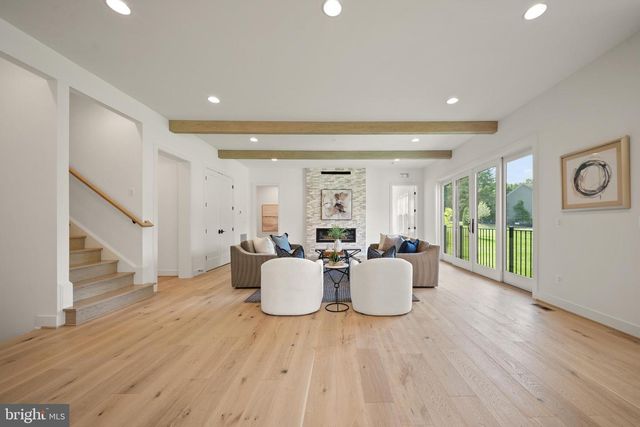 9437 OLD COURTHOUSE RD, Vienna, VA 22182