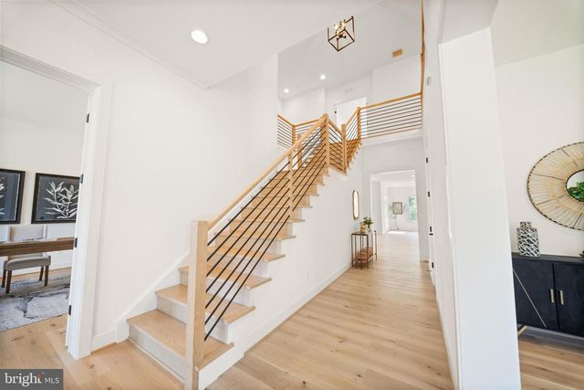 9437 OLD COURTHOUSE RD, Vienna, VA 22182