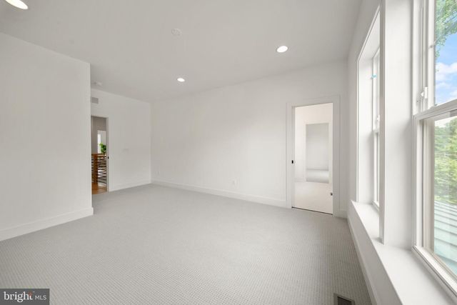9437 OLD COURTHOUSE RD, Vienna, VA 22182