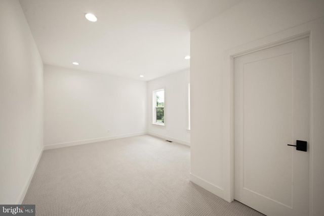 9437 OLD COURTHOUSE RD, Vienna, VA 22182