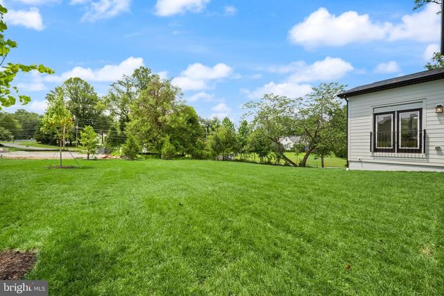 9437 OLD COURTHOUSE RD, Vienna, VA 22182