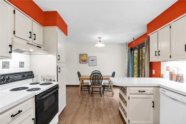 2623 Westwood Drive NW, Cedar Rapids, IA 52405