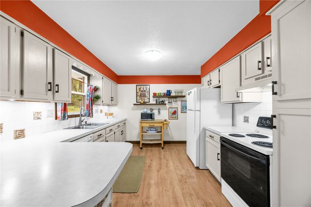 2623 Westwood Drive NW, Cedar Rapids, IA 52405