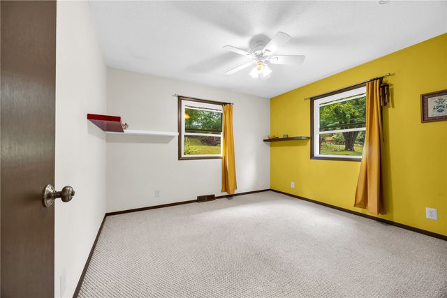 2623 Westwood Drive NW, Cedar Rapids, IA 52405