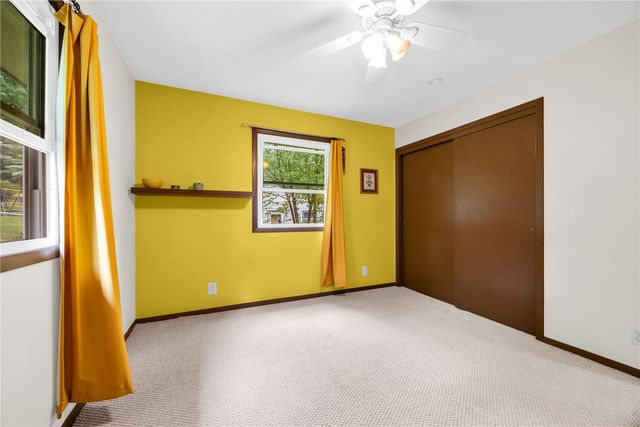 2623 Westwood Drive NW, Cedar Rapids, IA 52405