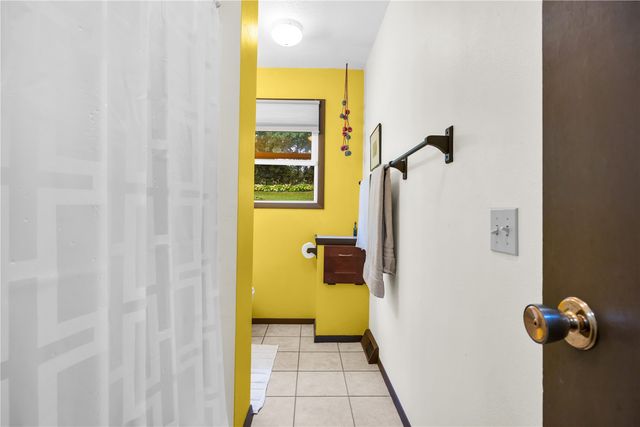 2623 Westwood Drive NW, Cedar Rapids, IA 52405