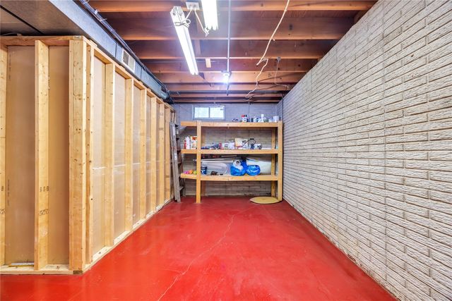 2623 Westwood Drive NW, Cedar Rapids, IA 52405