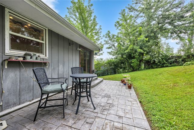 2623 Westwood Drive NW, Cedar Rapids, IA 52405