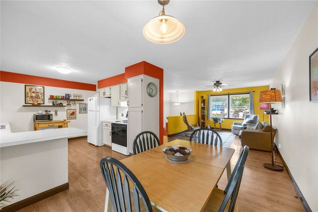 2623 Westwood Drive NW, Cedar Rapids, IA 52405