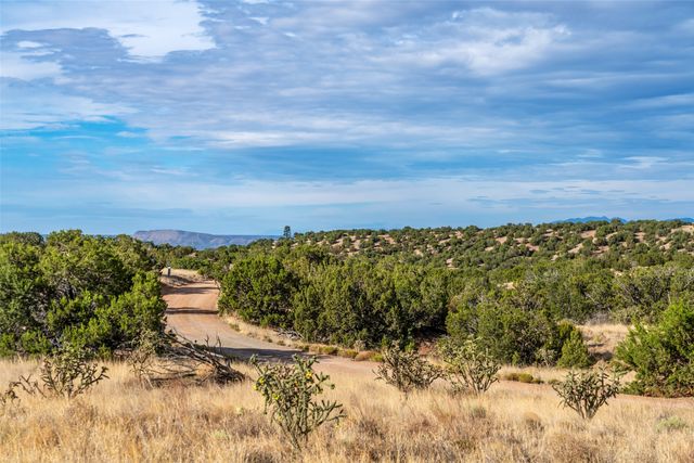 30 Silver Saddle, Lamy, NM 87540