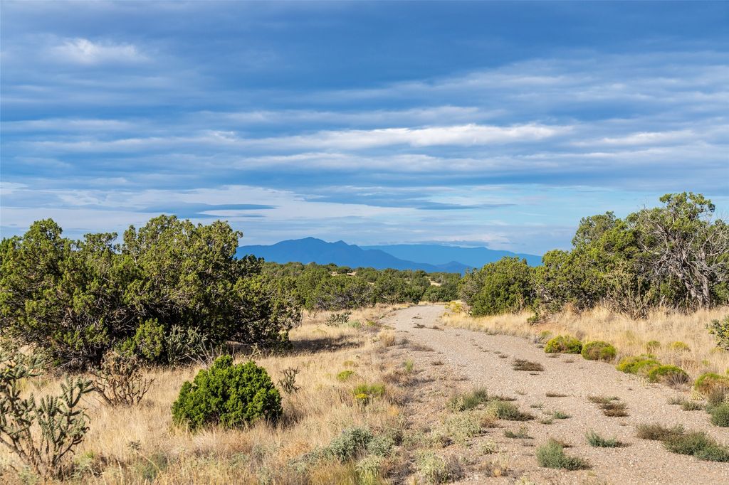 30 Silver Saddle, Lamy, NM 87540
