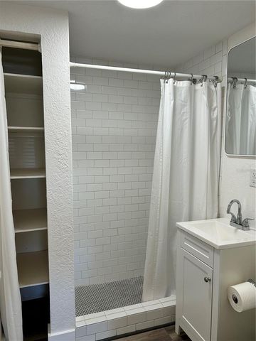 2443 4TH AVENUE N, St Petersburg, FL 33713