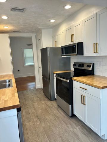 2443 4TH AVENUE N, St Petersburg, FL 33713