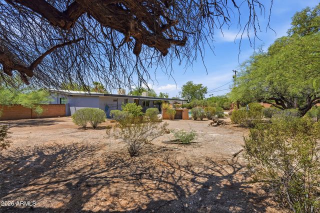 5822 N 23RD Place, Phoenix, AZ 85016