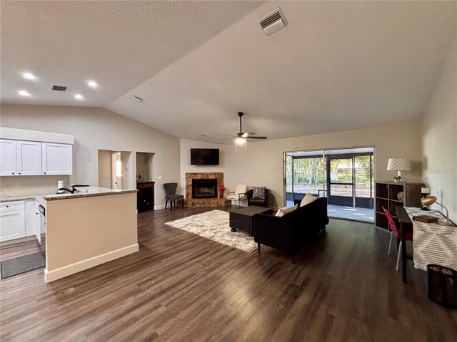 6104 26TH AVENUE E, Bradenton, FL 34208