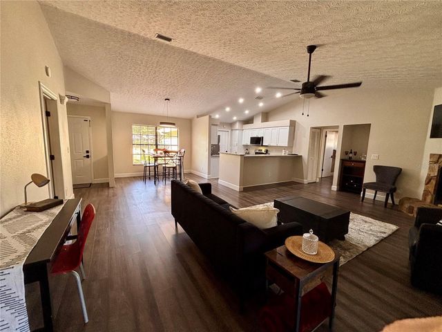 6104 26TH AVENUE E, Bradenton, FL 34208