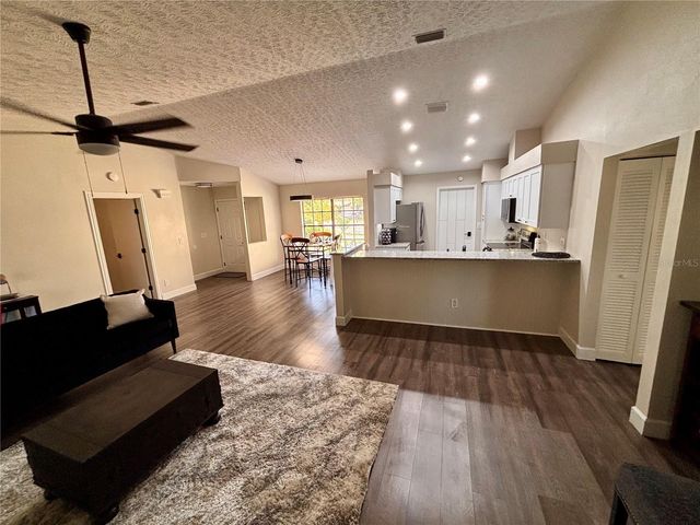 6104 26TH AVENUE E, Bradenton, FL 34208