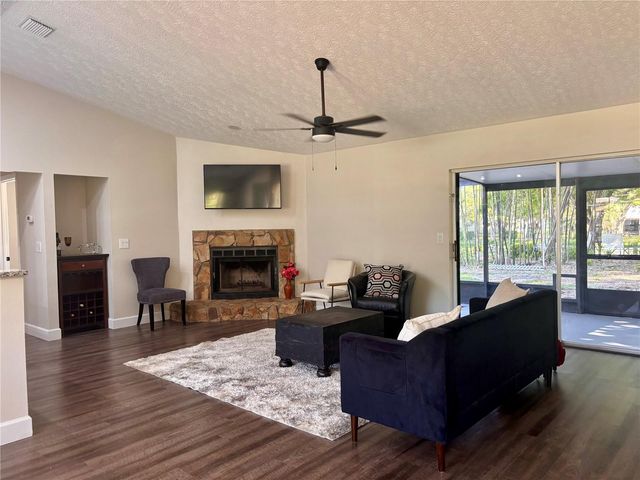 6104 26TH AVENUE E, Bradenton, FL 34208