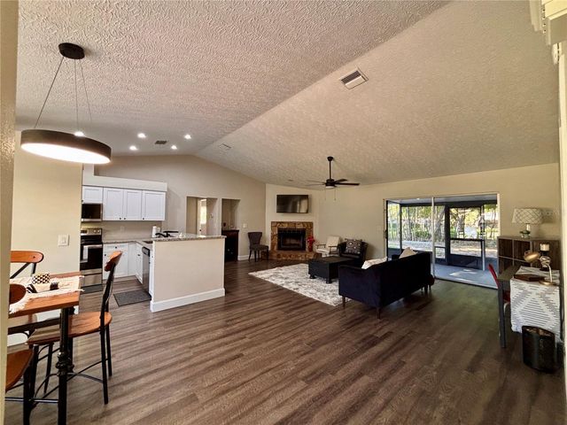 6104 26TH AVENUE E, Bradenton, FL 34208