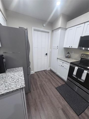 6104 26TH AVENUE E, Bradenton, FL 34208