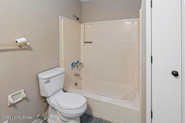 360 Pumpkin Rd, Shepherdsville, KY 40165