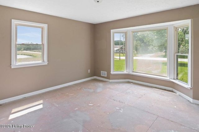 360 Pumpkin Rd, Shepherdsville, KY 40165