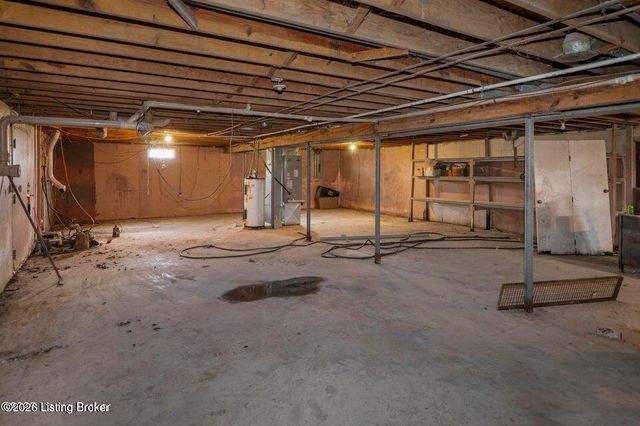 360 Pumpkin Rd, Shepherdsville, KY 40165