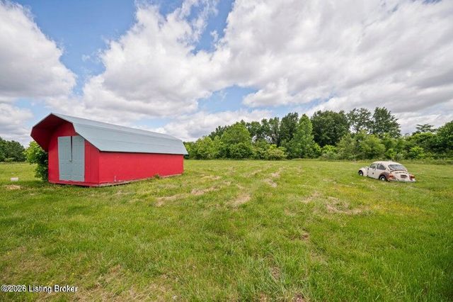 360 Pumpkin Rd, Shepherdsville, KY 40165