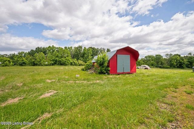 360 Pumpkin Rd, Shepherdsville, KY 40165